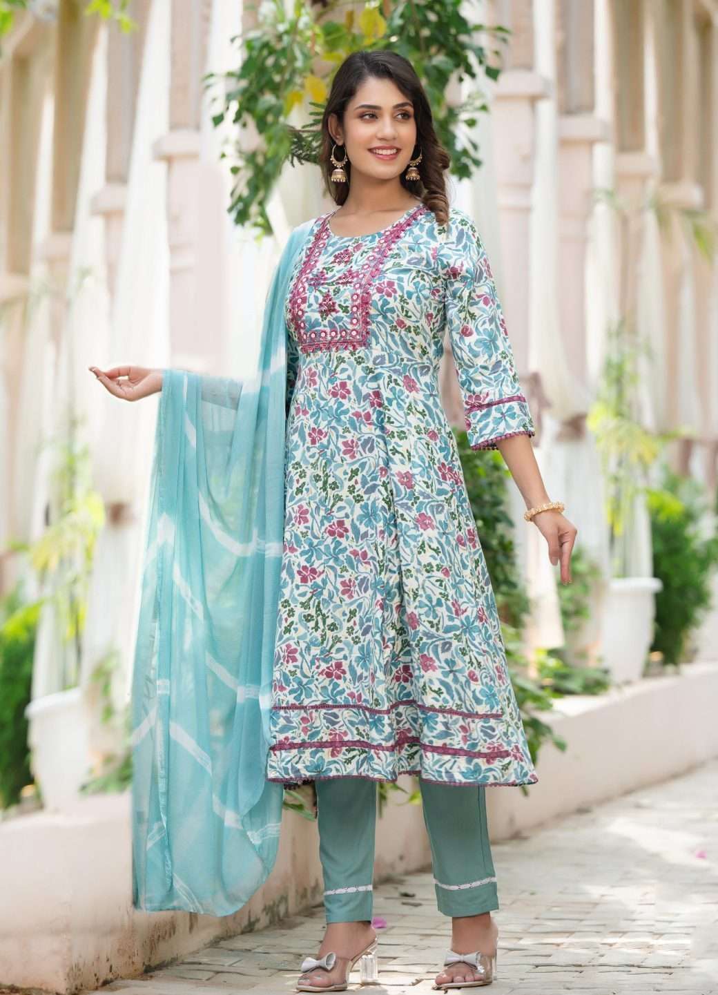 Kaya Light Blue Pink DN04