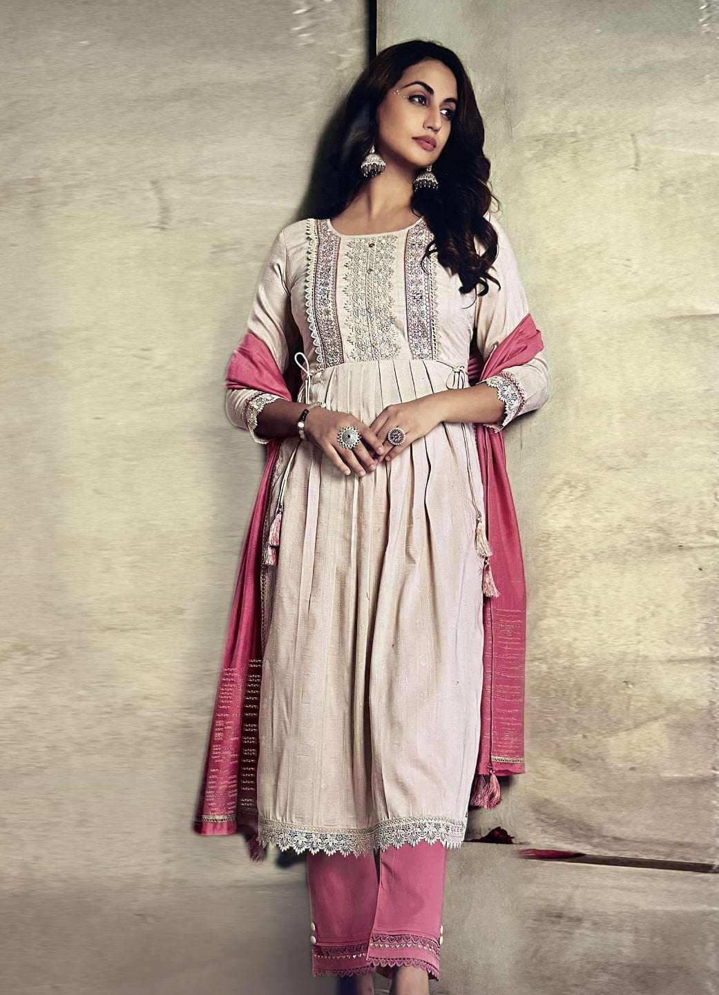 KurtaSet Embroidered 46