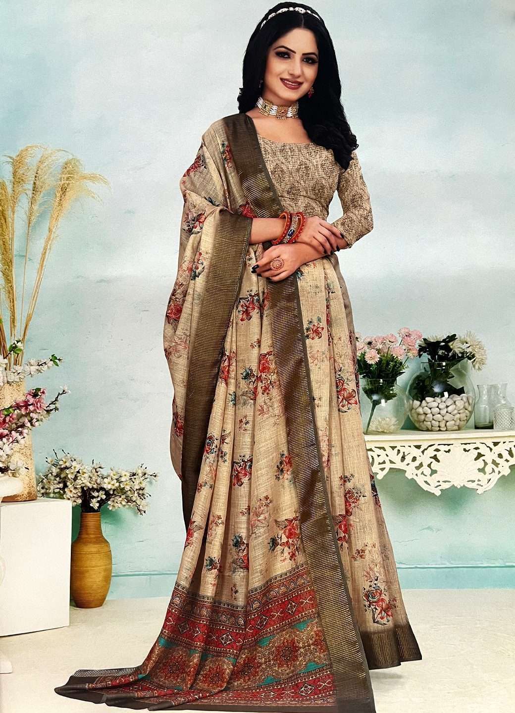 women saree floral