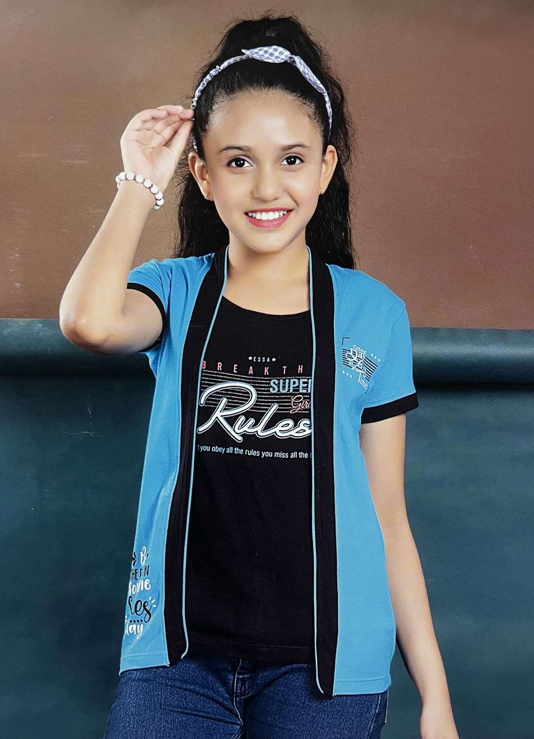 Girls t-shirt with overcoat 3