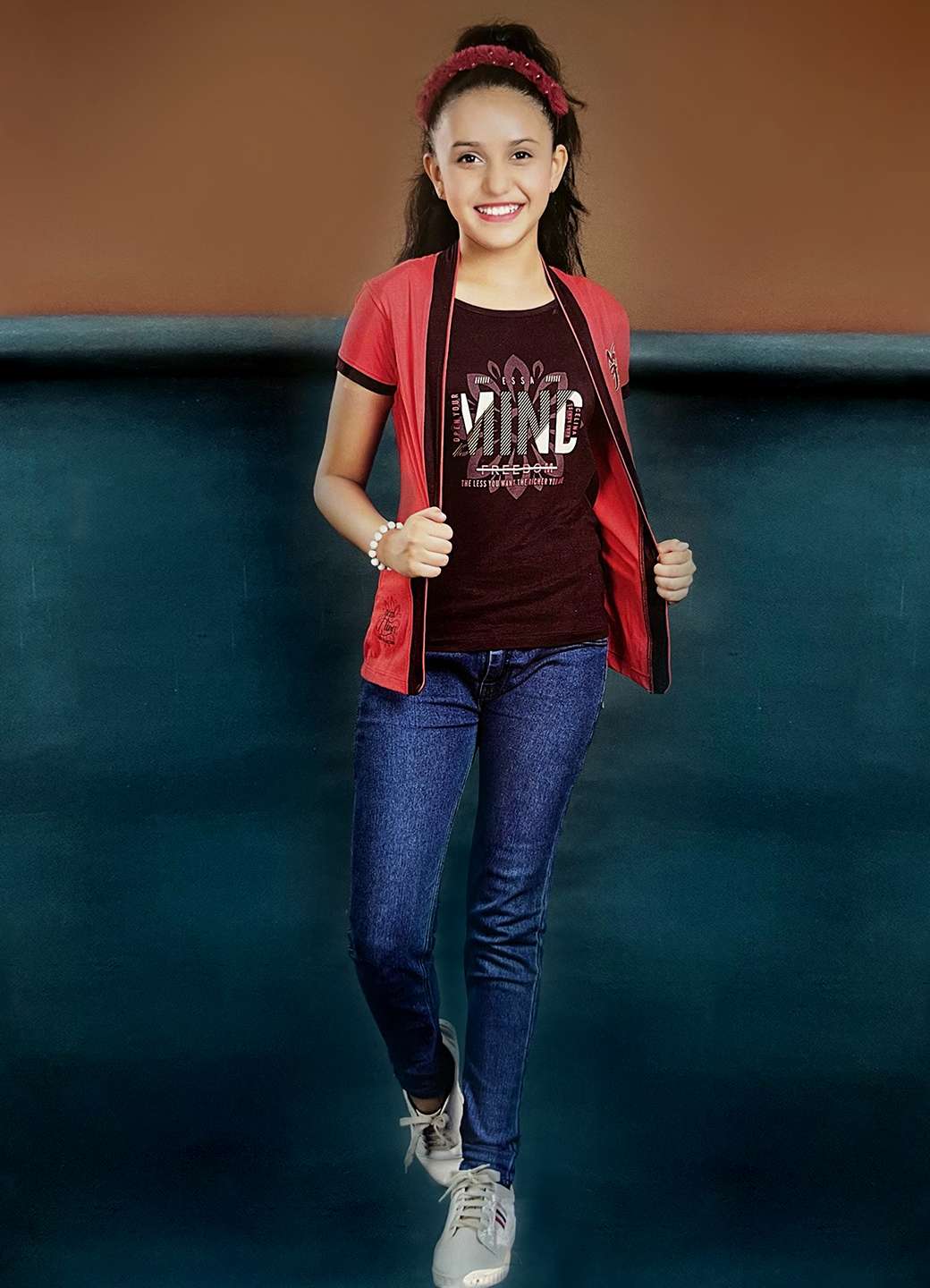 Girls t-shirt with overcoat 4